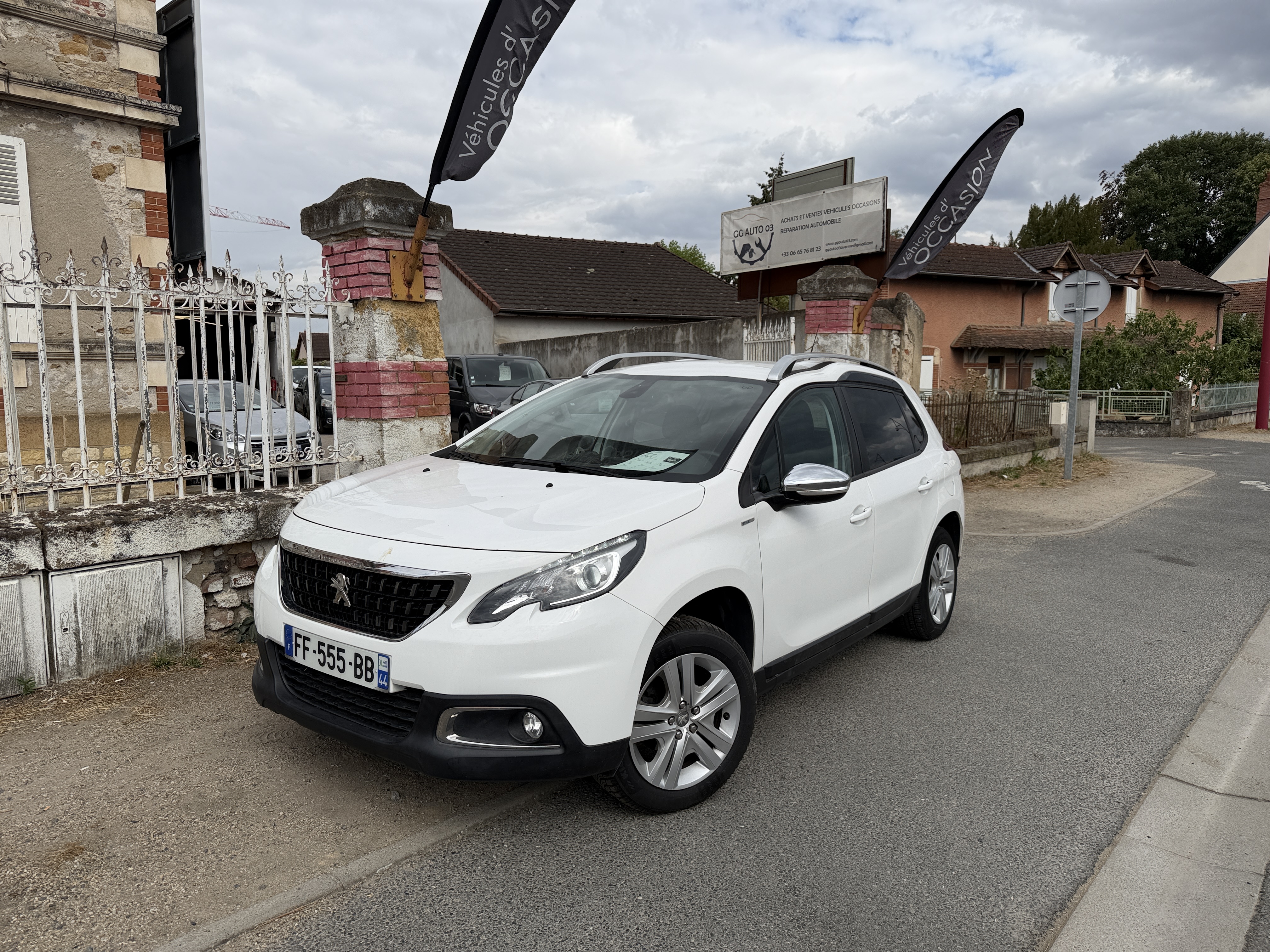 PEUGEOT 2008 (2) 1.2 PURETECH 82 STYLE