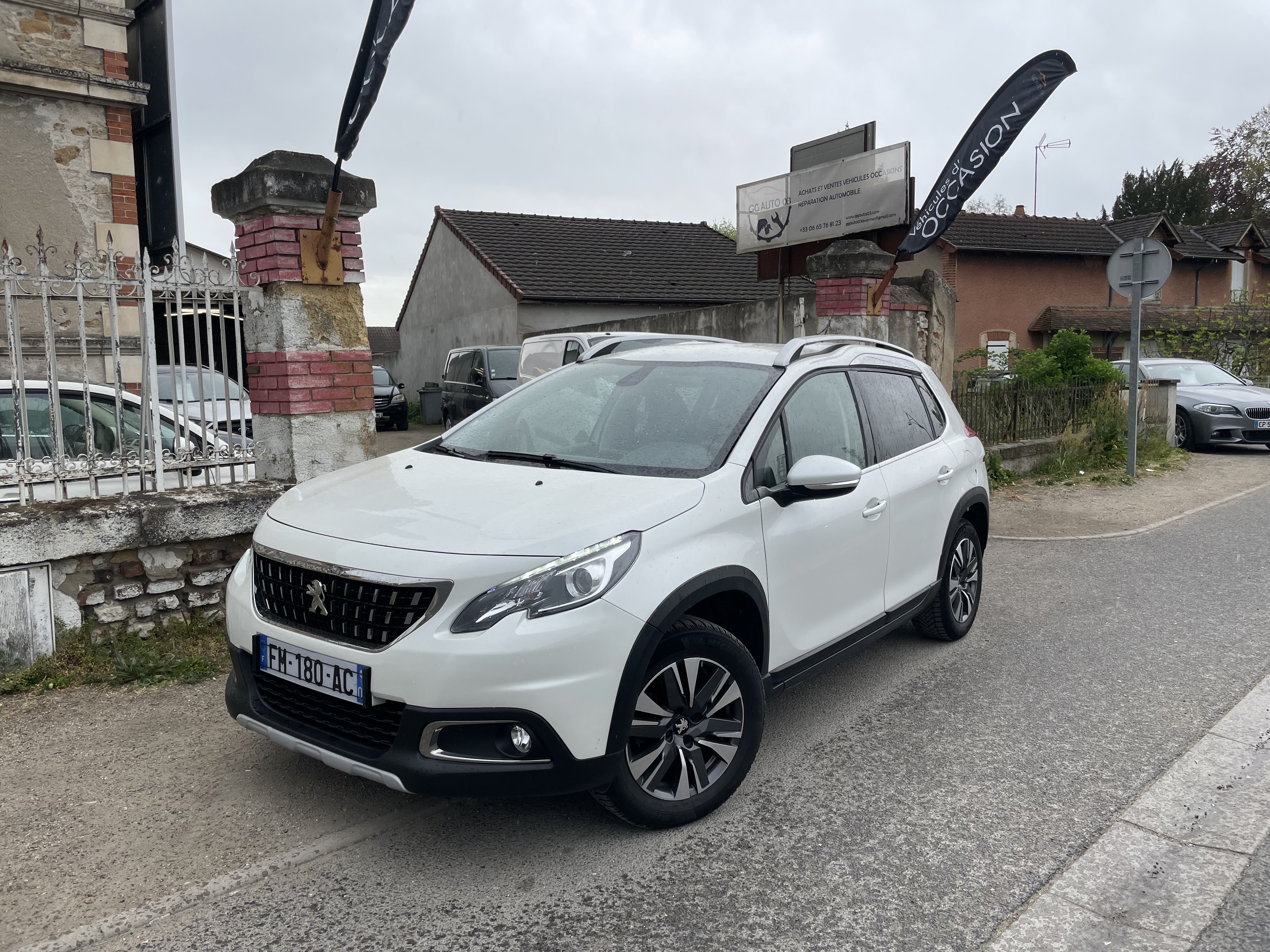Peugeot 2008 1.2 essence 110cv S&S Allure